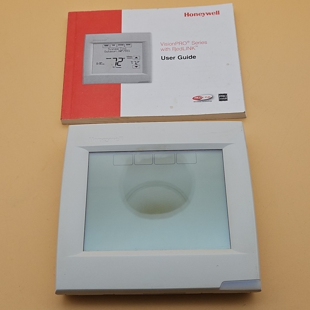 Honeywell Smart Thermostat VisionPRO 8000 with RedLINK (TH8320R1003)
